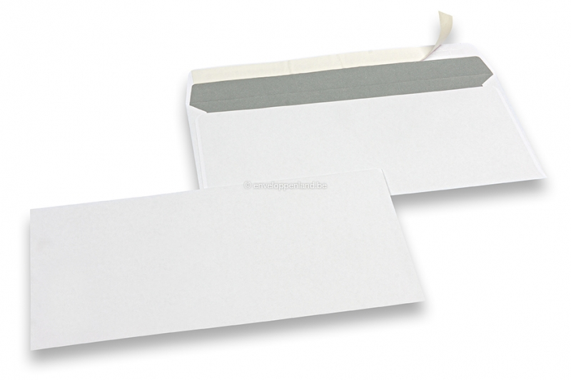 Witte papieren enveloppen, 110 x 220 mm (DL), 80 grams, stripsluiting, gewicht per stuk ca. 4 gr.