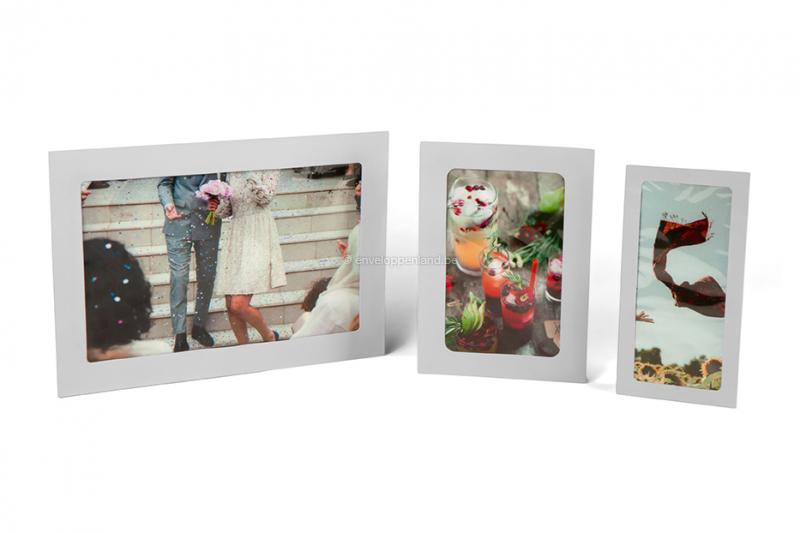 Panorama venster enveloppen (illustratie met foto's)