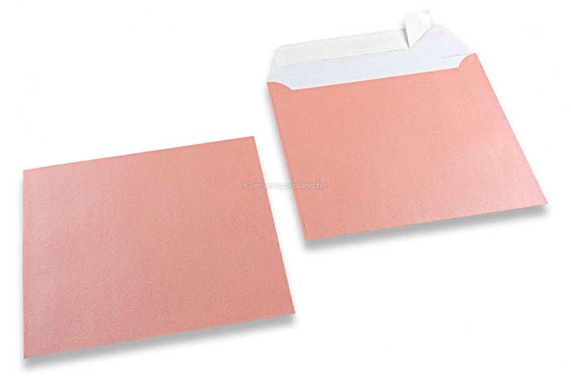 Babyroze gekleurde enveloppen parelmoer - 155 x 155 mm